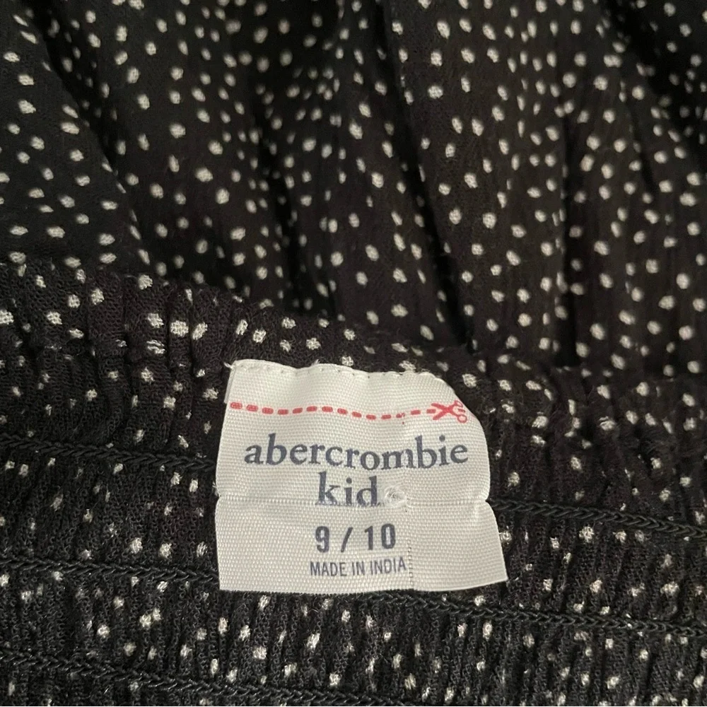 Abercrombie Kids Black and White Polka Dot Romper Size 9/10